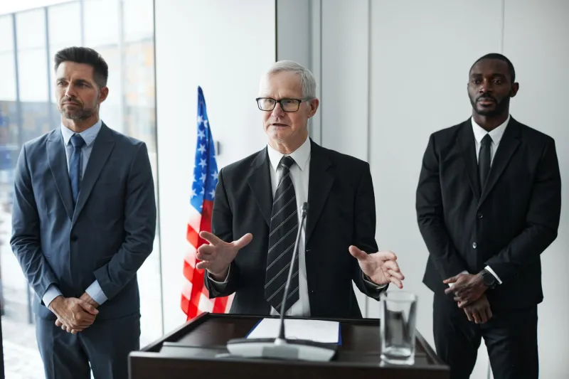 When the Words Fail: How Elite Speakers Turn Stumbles Into Defining Moments